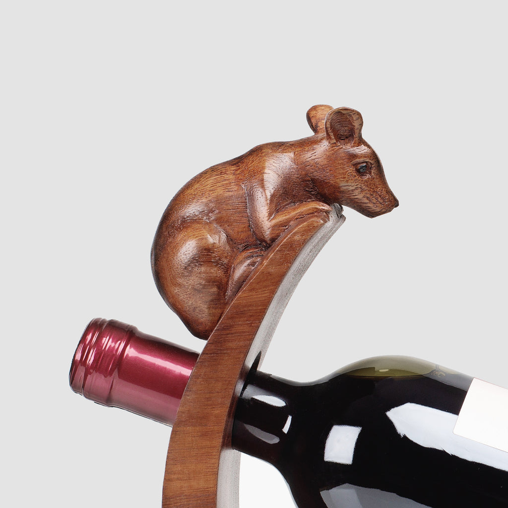 Weinhalter aus Holz mit Tiermotiv