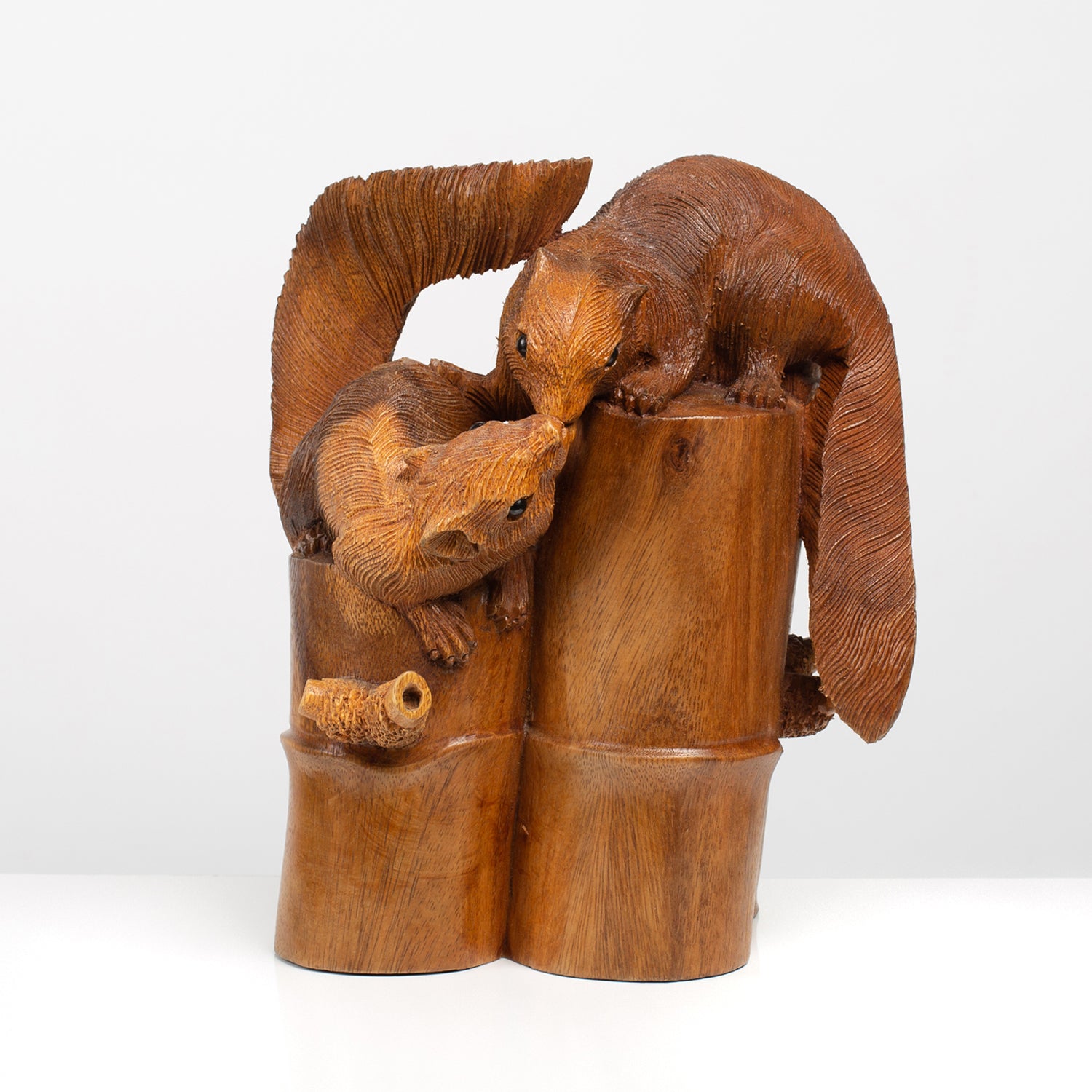Küssende Eichhörnchen Skulptur | Vollholz