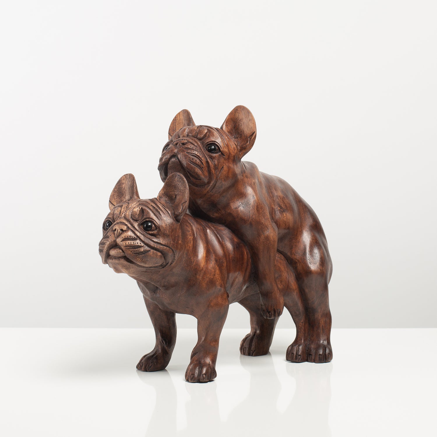 Skulptur Bulldogge paarend | Vollholz | Onyx - Holzdeko - Geschenk - Hund aus Holz