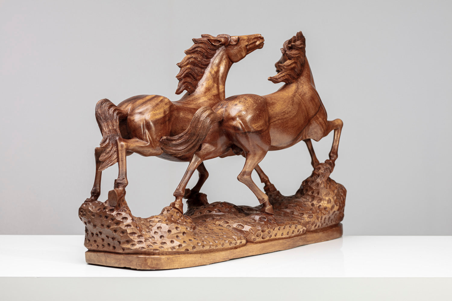 Pferdeskulptur "NURIT" | Vollholz