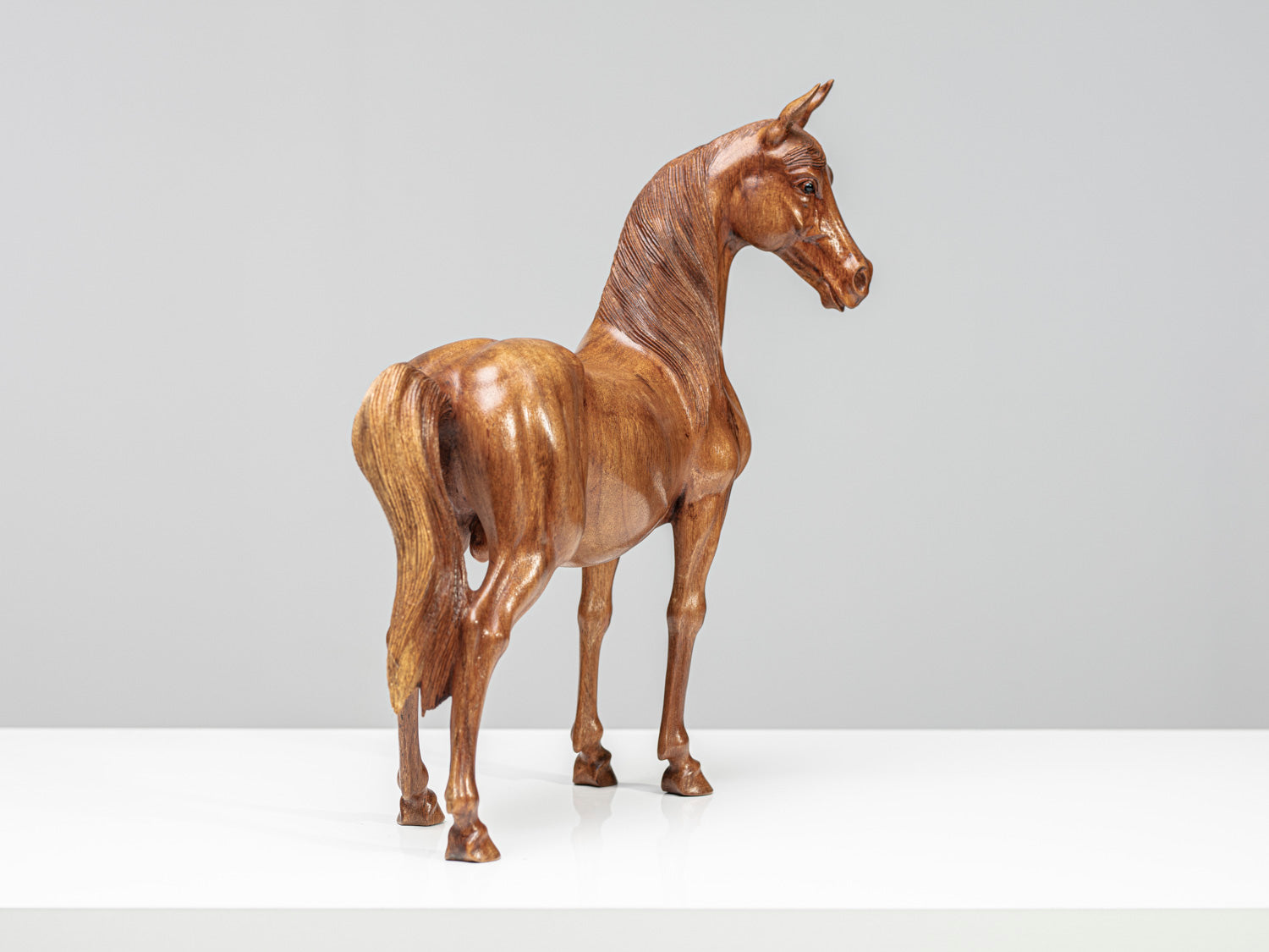Pferdeskulptur "AKIRA" | Vollholz