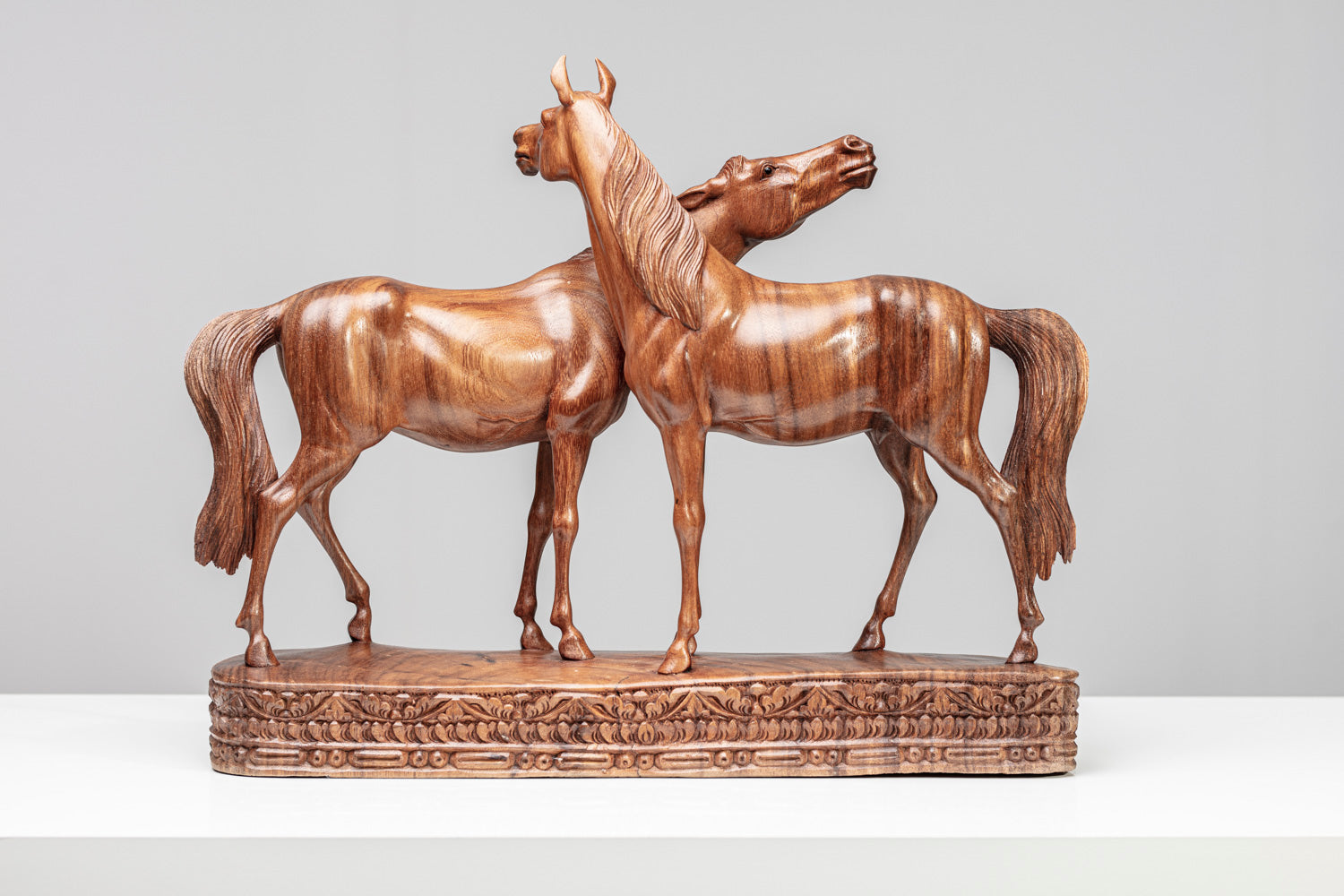 Pferdeskulptur "YASEMAN" | Vollholz