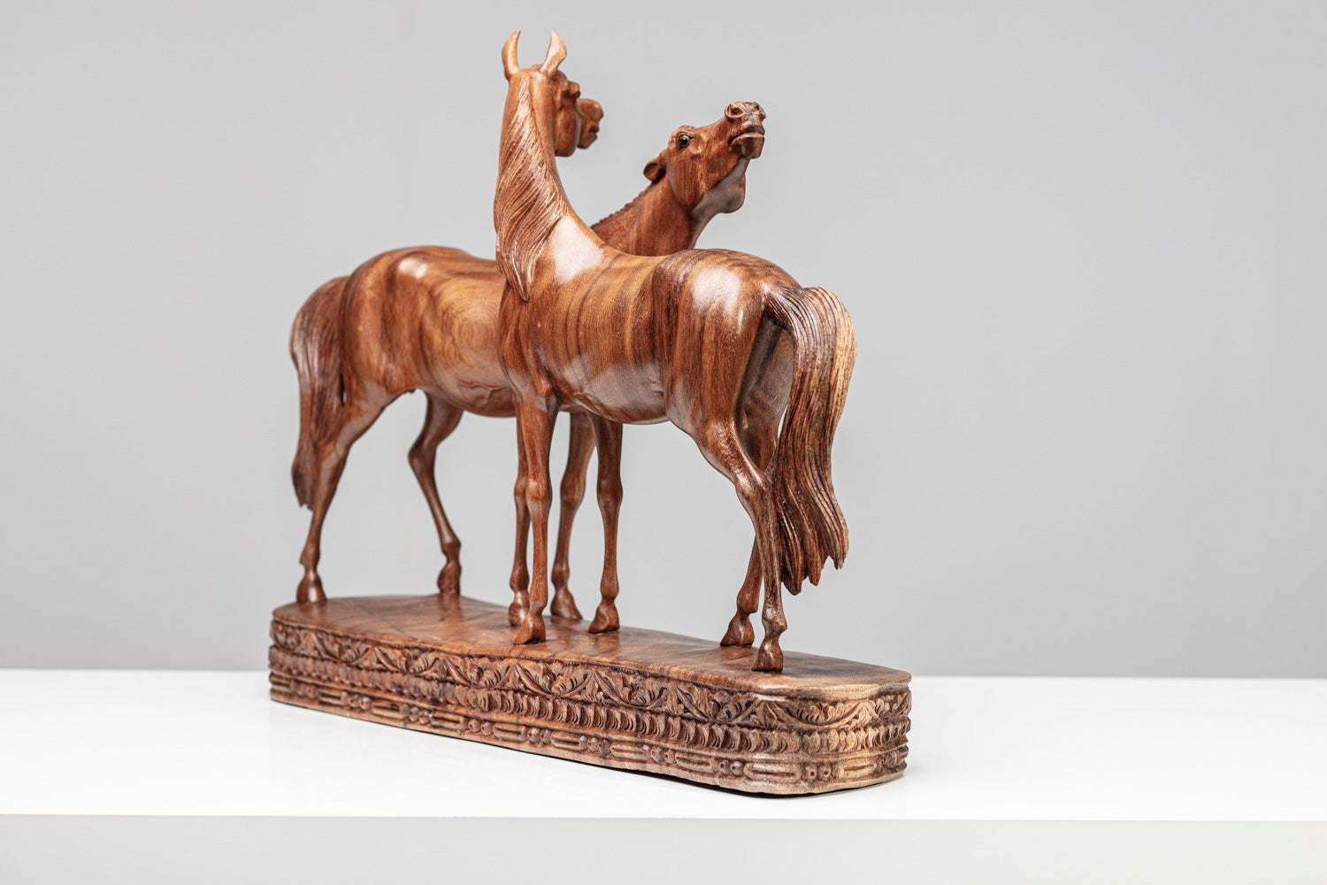 Pferdeskulptur "YASEMAN" | Vollholz