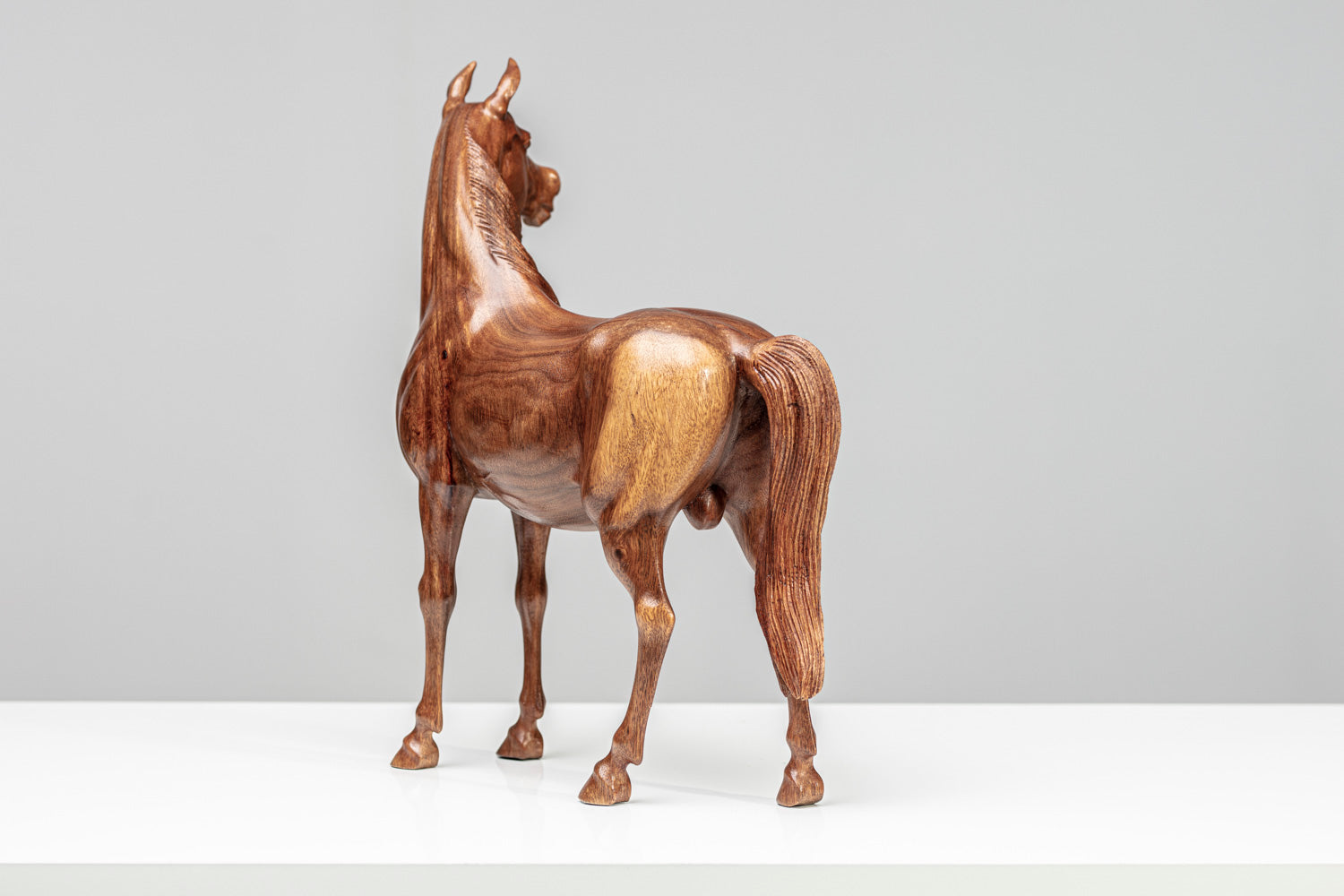 Pferdeskulptur "AVALON" | Vollholz